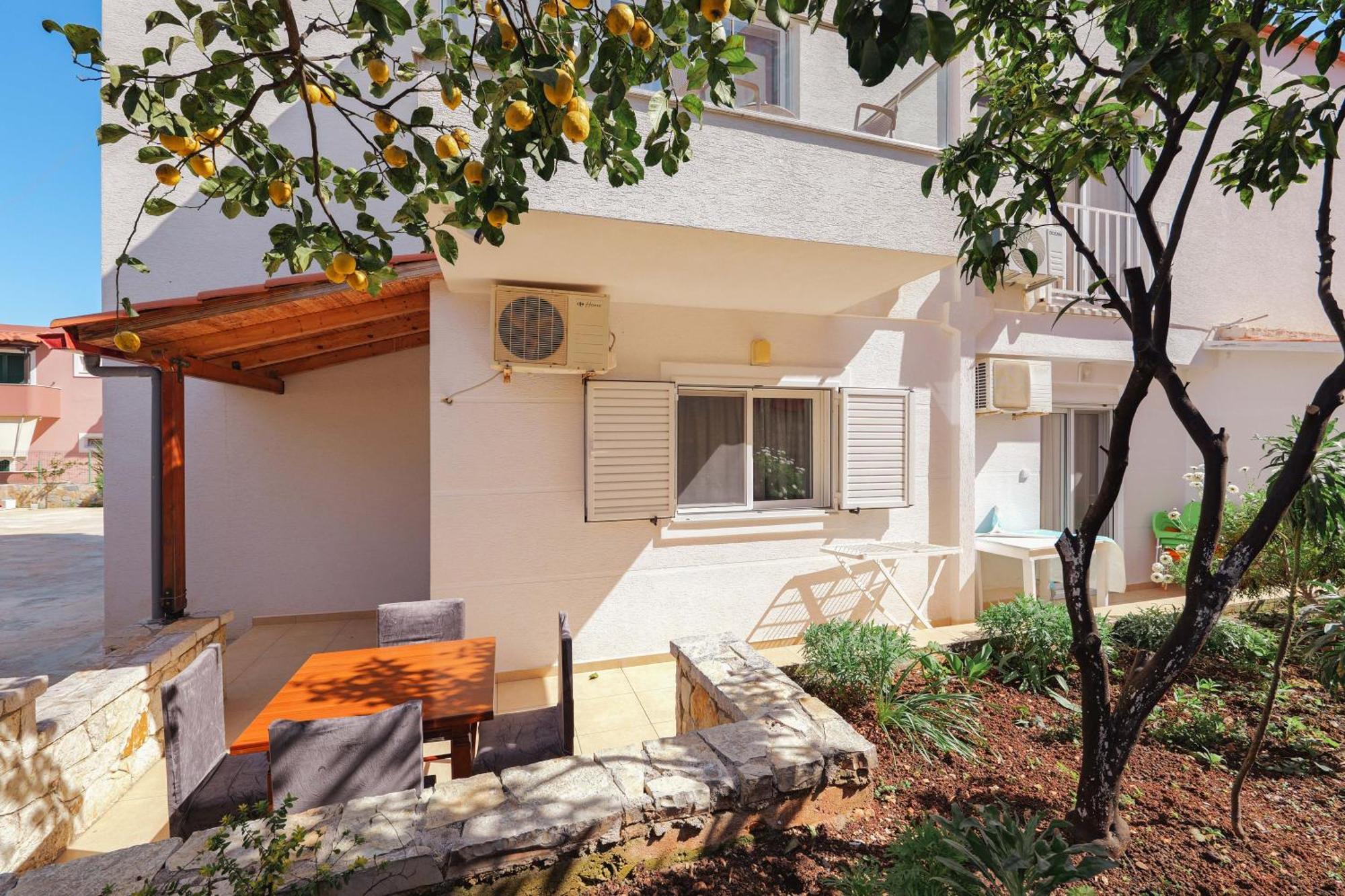 Villa Family Garden Ksamil Exterior photo